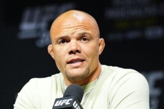 Anthony Smith raises doubts GFL that finds success by throwing "a big buck" at "old, aged fighter"