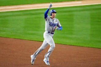 Dodgers' Freddie Freeman offers a big update on rib injuries after the first game