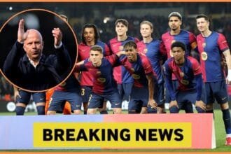 Ronald Araujo poses for the Barcelona team photo