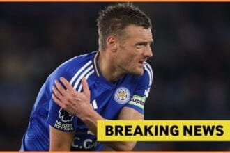 Jamie Vardy reacts to a shoulder injury