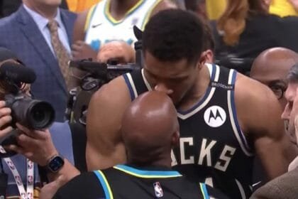 Giannis Antetokounmpo Bucks pic