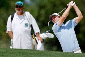 Justin Rose needs just 22 putts and leads the Masters with three shots