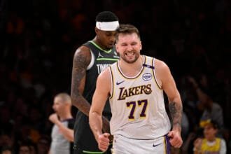 Luka Doncic is forced to hide his frustration when the reporter asks strange questions after the loss of Game 1