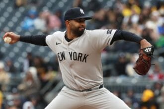 The Dodgers move the roster and add a Yankees rescuer