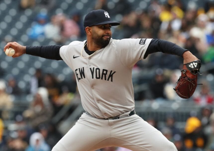 The Dodgers move the roster and add a Yankees rescuer