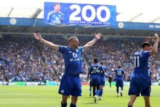 Jamie Vardy celebrates his 200th goal for Leicester