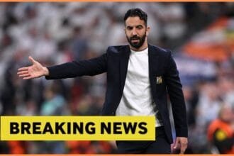 Man United urged "intelligent" players to sign "do everything perfectly"