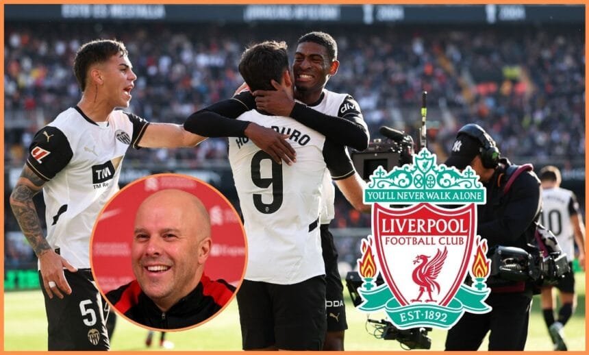 Cristhian Mosquera celebrates with his Valencia teammates