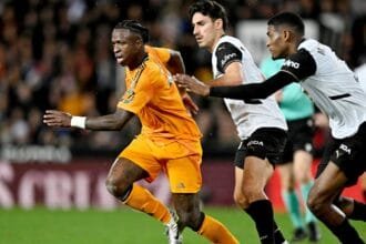 Chelsea is currently preparing a £21 million offer to sign the "dominant" defender