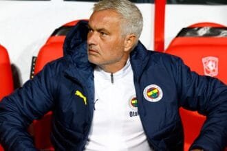 Chelsea will hold extensive talks to sign the £38 million former full hamster that Mourinho hopes