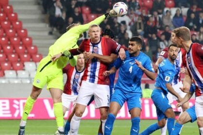 Leeds will hold talks to sign a "proven" £4 million new Colossus for the Champions League