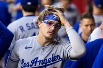 Dodgers Note: Chris Taylor Out, Paul Skens's big hit trade proposal, Kique Hernandez closes his pants