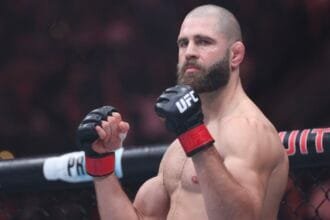 See Jiriprochazuka swimming 30 meters under a frozen lake