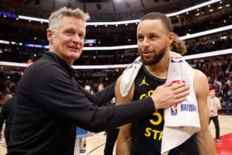 Steve Kerr reveals what happened in the Golden State Warriors locker room at halftime in Game 1 after Stephen Curry's injury