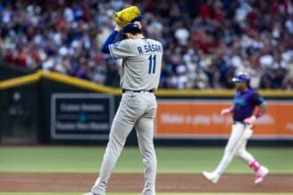 The Dodgers place roki Sasaki on the list injured in shoulder injuries