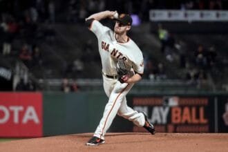 The Dodgers sign a former Giants veteran reliever joining the New York team