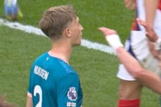 Dean Huysen wins the header of Antoine Cemento throw-in as Emirates' Bornomas victory (video)