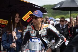 A possible question that may appear on Toprak Razgatlioglu: "It looks a bit like Jonathan Rare..."