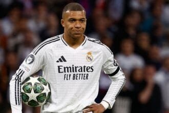 Arsenal submission offer signs £68 million "Powerhouse"