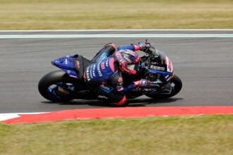 Bradley Ray can "creep up" when dominating race victory on Snetterton