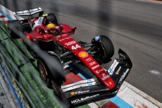 Lewis Hamilton "gets more and more anxious" as Ferrari's pressure intensifies