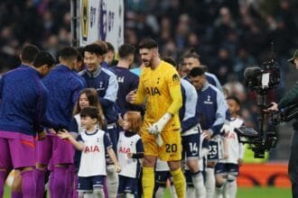 The goalkeeper at £75k-p/w is "the one who keeps his eye on" as Newcastle's plot shock move.