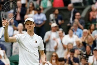 No. 1 Jannik Sinner Cruises to Round 16 at Wimbledon 2025