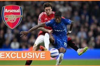 Noni Madueke in action for Chelsea against Manchester United last season