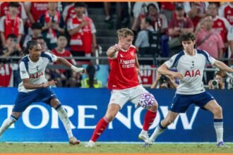 Viktor Gyokeres in action on his Arsenal debut against Tottenham