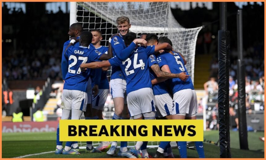 Michael Keane celebrates with his Everton teammates