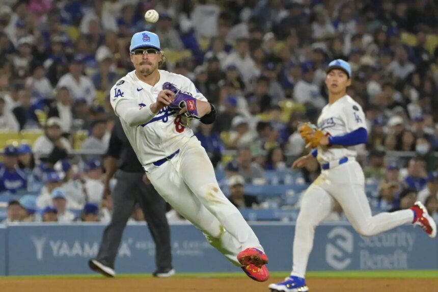 Dodgers' Dave Roberts didn't know that Kique Hernandez had been injured for six weeks