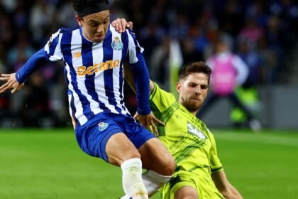 Leeds "complete" as "reaching a "contract" with the player and club" for Leeds to sign "another giant."