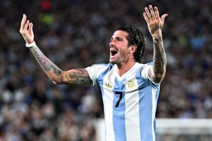 Leeds enquires to sign £80k-P/W midfielder compared to Rodrigo de Paul