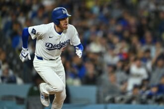 Dodgers Note: Freddie Freeman's injury, shoe hei ohtani moves down in the lineup, Dustin's new role
