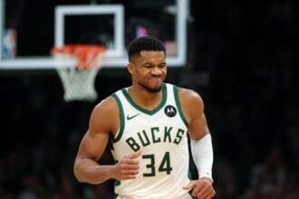 The NBA Insider explains what the Milwaukee Bucks should do in the situation with Giannis Antetokounmpo. "It took 50 years..."