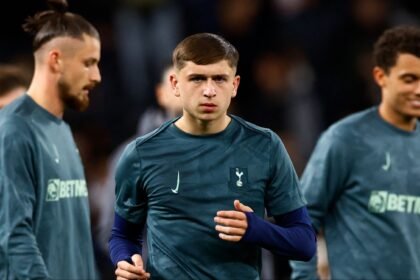 West Brom can sign Mason's next Mikey Moore with a "special" pl ace