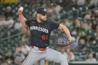 Dodgers get relief on trade deadline agreement with twins