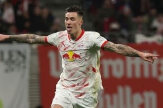 Benjamin Sesco wants to join Manchester United, not Newcastle United.