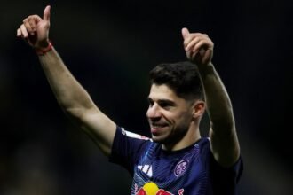 "Amazing Outlook" is currently appearing as a major Leeds target