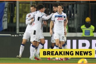 Ademola Lookman celebrates with his Atalanta teammates