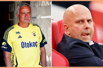 Jose Mourinho and Arne Slot