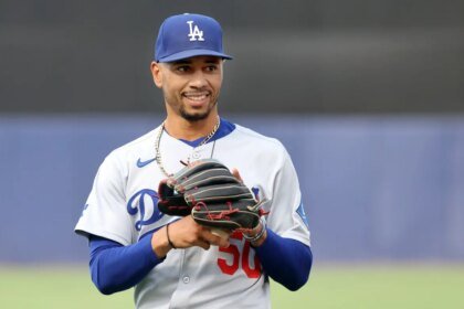 Dave Roberts is considering lowering the mobile Mookie Betts. Dodgers lineup