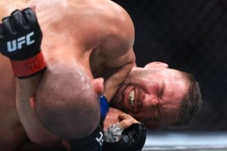 Khamzat Chimaev reveals what he said to Doricus Duplesis and his coach in the fight at UFC 319