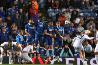 Rangers support themselves in search of "huge blows."