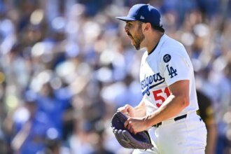 Dodgers' Alex Vescia sends a 6-word message to fans regarding returns