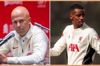 Arne Slot and Alexander Isak