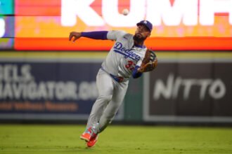 Dodgers' Dave Roberts opens to move Tescal Hernandez from the right field