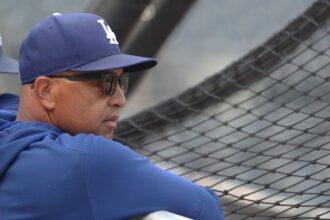 Dodgers' Dave Roberts suggests that team meetings will be held in the struggle