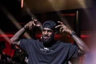 LeBron James is set in a historic year with La Lakers, Byron Scott says