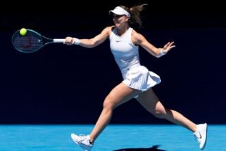 Paula Badosa vows to leave for the season and return to "strong" in 2026